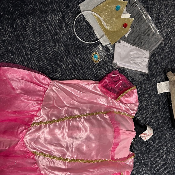 Princess Peach Costume with Crown and Gloves for Adult Women - Picture 5 of 5